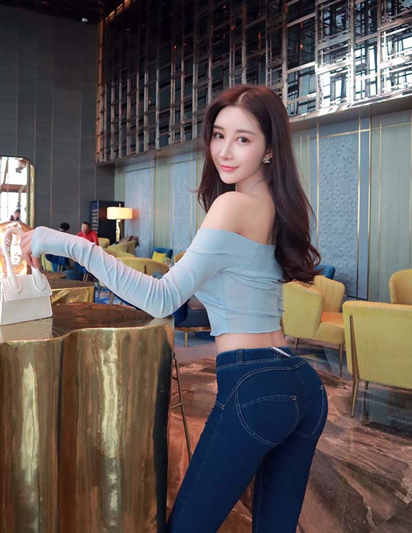 新加坡模特预约